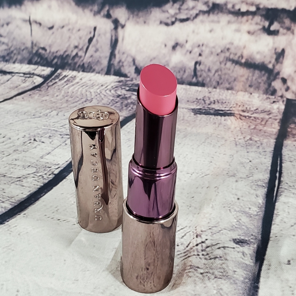 URBAN DECAY Pink Nuetral Lipstick